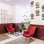罗特哈斯酒店 酒店