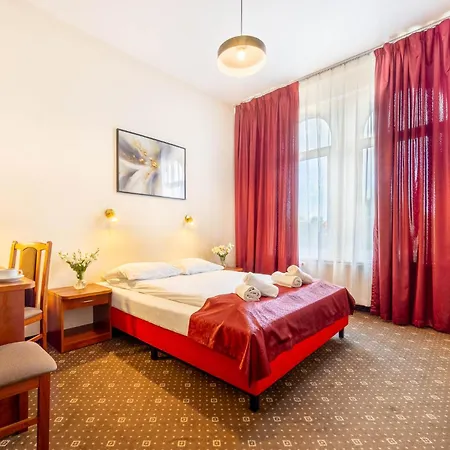 罗特哈斯酒店 3*