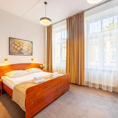 罗特哈斯酒店 酒店