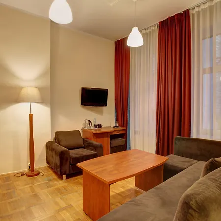 罗特哈斯酒店 3*