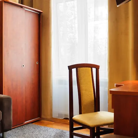 罗特哈斯酒店 3*